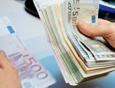 Ξεπέρασαν τις 350.000 οι αιτήσεις από τους συνταξιούχους για τα αναδρομικά